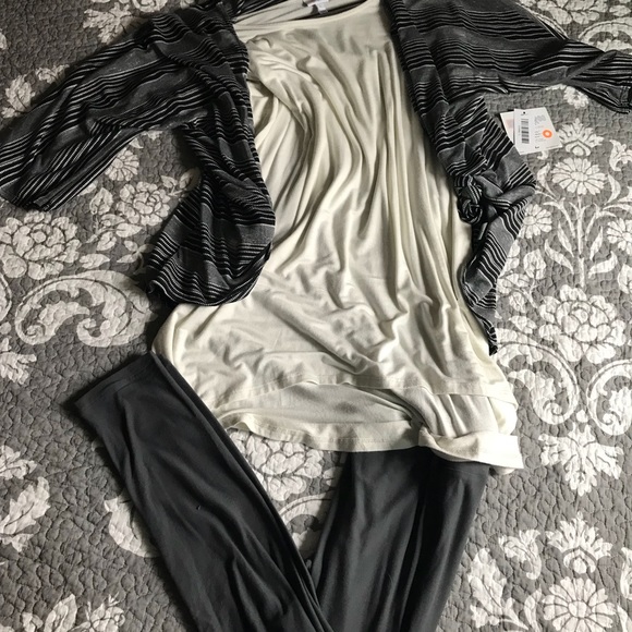 LULAROE LINDSEY BLACK CREAM GREY STRIPPED - Picture 1 of 3